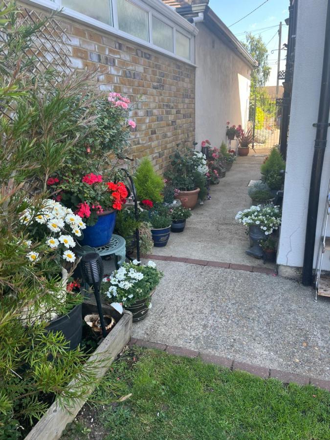 Southend Airport Bed & Breakfast Rochford Dış mekan fotoğraf